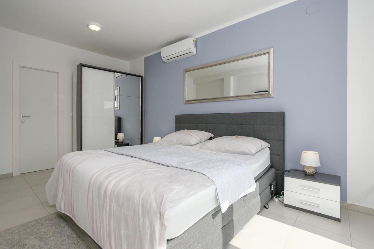 Linardići Villa Alma Krk מראה חיצוני תמונה