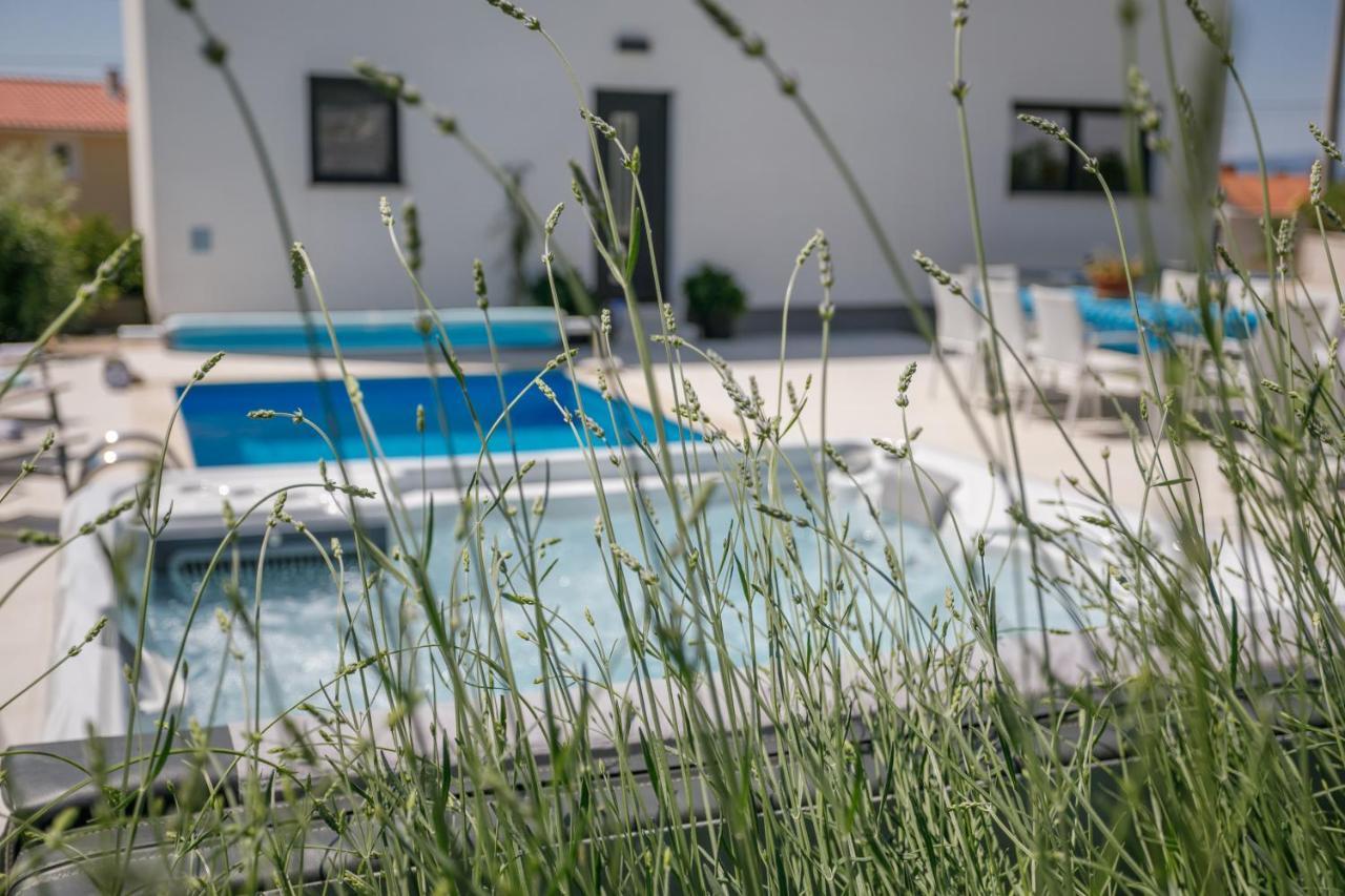 Linardići Villa Alma Krk מראה חיצוני תמונה